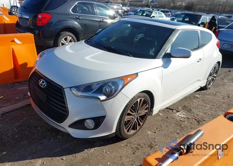 2016 Hyundai Veloster Turbo z USA, uszkodzony, nr VIN KMHTC6AE6GU293273